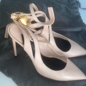 Like New! Tom Ford Nude Padlock Leather Pumps sz10